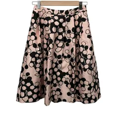 TO BE CHIC(トゥービーシック) スカート サイズ38 M レディース美品  - ライトピンク×黒 ひざ丈/花柄