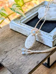 ☆ホワイトカラー☆フォッシルコーラル・化石珊瑚☆マクラメ編みネックレス 476・マクラメネックレス