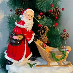 クリスマスオブジェ 置物 ソリを引いているサンタクロース サンタさん クリスマス 冬 インテリア 癒しグッズ 可愛い インテリア雑貨 室内 寝室 玄関 樹脂 庭 ガーデニング プレゼント ギフト 贈り物 棚装飾 クリスマスデコレーション