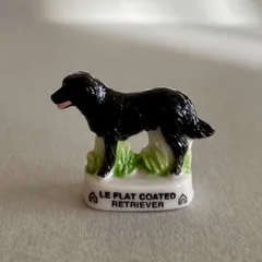 フラットコーテッド・レトリーバーのフェーブ/犬/動物/フランス雑貨/陶器ミニチュア/ブロカント/ヴィンテージ/蚤の市/幸運の小さな陶器