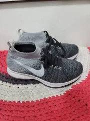 #靴NIKE フライニット スニーカー