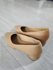 ベージュカラー 靴