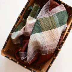 布団皮のほどき古布 格子模様|リメイク・ハンドメイド・インテリア用 ヴィンテージ | Japanese Vintage Fabric – Futon Cover for Handmade, Remake & Interior Projects