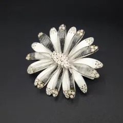 acca  アッカ デイヴィディアン バレッタ ヘアピン ヘアアクセサリー 髪留め マーガレット 花 フラワー ラインストーン ラメ ホワイト 白 フランス製 上品 華やか ギフト プレゼント 贈り物