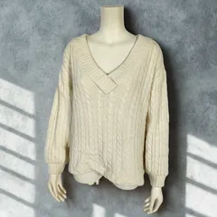 ニコアンド niko and…　深Vネック ケーブルニット　ホワイト　レディース