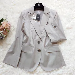 新品タグ付き　23区　テーラードジャケット　大きいサイズ　48　グレージュ　冠婚葬祭　ビジネス　入学式　卒業式　セレモニー