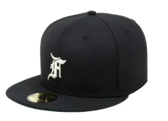 7 1/4 ESSENTIALS x NEW ERA サイズ キャップ (ブラック)