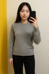 UNIQLO ウール100% グレー クルーネック S / 暖かく軽いニット