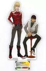 【中古】アクリルスタンド・アクリルパネル 鏑木・T・虎徹＆バーナビー・ブルックスJr. スタンド付きメガアクリルプレート 「TIGER＆BUNNY 2」