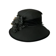 イタリア製 complit フェルトハット フラワーモチーフ フェザー 羽 コサージュ付き ブラック 美品 エレガント