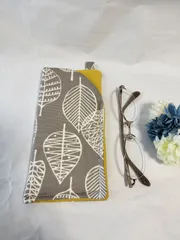 ハンドメイド　メガネケース　葉っぱ　黄色　B059