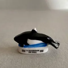 ドールイシイルカのフェーブ/海の生き物/フランス雑貨/陶器ミニチュア/ブロカント/ヴィンテージ/蚤の市/幸運の小さな陶器