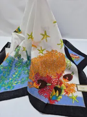 【新品】VERSACE メンズハンカチ 約52㎝ やや大判サイズ