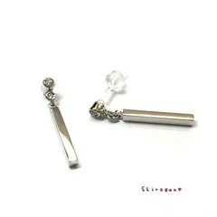 日本製 四角棒ピアス １ペア　樹脂ポスト 高品質クリスタル使用 JP 30