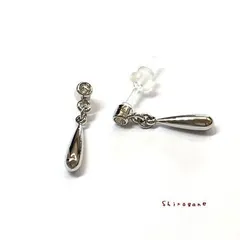 日本製 ティアドロップピアス １ペア　樹脂ポスト 高品質クリスタル使用 JP 27