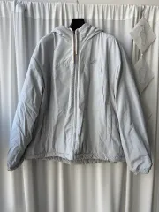 ニューバランス リバーシブル ツーウェイ フリースジャケット (キム・ヨナ着用)