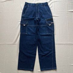 Item thumbnail for item 21acd6aa-7e60-40fc-8459-d9cb641e9edd