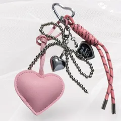 新品　ハート型ピンクキーホルダー　チャーム　キーリング　バッグチャーム　シルバービーズリボン