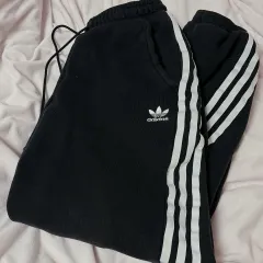 アディダス ジョガーパンツ ブラック xs