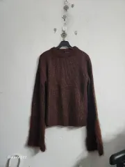 ブラウンパフ袖ニット