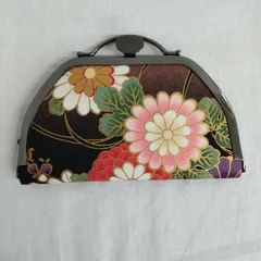 着物アップサイクル品 がま口ポーチ 女性名刺、バンドエイド、針と糸セット入れ 黒地に花柄 ハンドメイド AYM12-1
