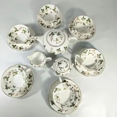 【美品】WEDGWOOD ウェッジウッド　ワイルドストロベリー WILDSTRAWBERRY　黒壺　ティーカップ＆ソーサー 6客　ティーポット　シュガーポット　クリーマー各1個　計9点セット 《NO 01071》