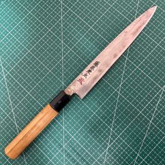 和包丁　柳刃包丁　　美品　中古品 銘 藤原兼永☆柳刃包丁 刃渡り200mm☆割込鋼 和包丁 刺身包丁 中古