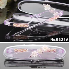 デコ 老眼鏡 シニアグラス フラワー 飾り スリム コンパクト レディース 女性 母 マダム プラスチック おしゃれ 日本の工房で取り付け ハンドメイド デコレーション 軽い ケース付 1.0 2.0 2.5 3.0 3.5 DECO5321A