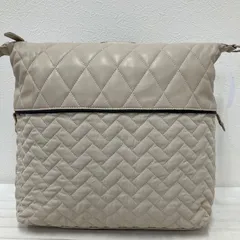 6556　ear PAPILLONNER　イアパピヨネ　ホースシュースリム3WAYリュック　Dリュック ・ マルチウェイバッグ　3way　リュック　バックパック　ハンドバッグ　ショルダーバッグ　キルティング　樹脂パーツ　A4対応　アイボリー　ライトベージュ　黒