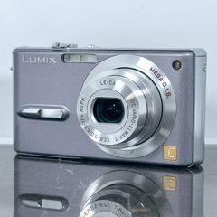 【美品】Panasonic LUMIX DMC-FX9 シルキーシルバー 600万画素 光学3倍ズーム MEGA O.I.S. 薄型軽量コンパクトデジタルカメラ
