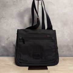 トゥミ TUMI 22371DHブラック [「ビール」ミニ・メッセンジャーバッグ