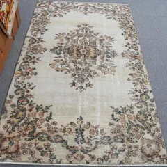 トルコヴィンテージラグ花柄　フローラル　ナチュラルメダリオン