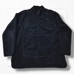 冬の定番アイテム@ NIKE ヨガ フリース スウェット アノラック