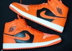 ジョーダン 1 ミッド