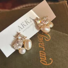 天然パール◆pearl bijou square earring パール　ビジュー　イヤリング　ピアス　お洒落　お出かけ　ニット　ハイネック　樹脂　金属アレルギー　パーティー　普段使い　AKKA デイリー　可愛い　高見え　痛くない