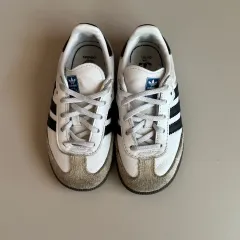 アディダスサンバ