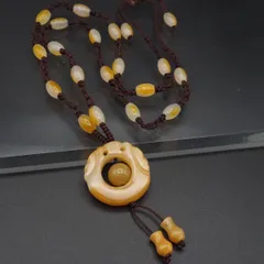 H810 黄翡翠? ヒスイ? ネックレス 彫刻 紐 デザイン アンティーク