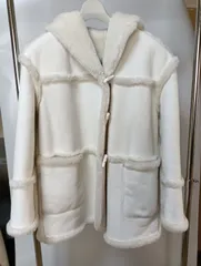 超美品　オフホワイトの厚手のコート　サイズＬ