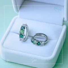 207P 【シルバー925】エメラルド×ペリドット フープピアス｜プラチナコーティング｜揺れる 緑 グリーン 天然石風 高見え 上品 大人可愛い ギフト 人気