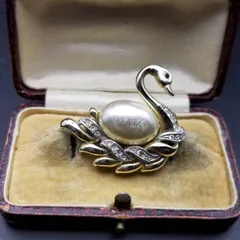 エレガントに泳ぐ白鳥 Jelly Belly ヴィンテージ バード ブローチ 鳥モチーフ ラインストーン 煌めき ゴールドトーン レトロ Y22-O