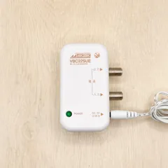 VBC22SUE 日本アンテナ 新4K8K衛星放送対応 BS・CS UHF 地デジ 3224MHz対応 室内用 卓上型ブースター 小型 テレビアンテナ用 専用ACアダプター HKU050A100-JP 付属 60-01202-1354