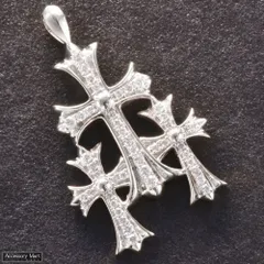 ペンダントトップ メンズ K18WG 18金 ホワイトゴールド ダイヤモンド 3連 クロス 十字架 ペンダントヘッド 日本製 刻印入り 鑑別書付き 大きめ 30代 40代 50代 シンプル プレゼント ギフト【アクセサリーマート/メルカリShops店】