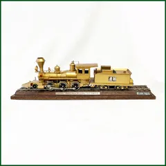 未使用品 弁慶号 蒸気機関車模型 金属製 レール基台・ケース付 未使用品 弁慶号 蒸気機関車模型 金属製 レール基台・ケース付