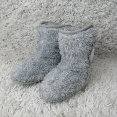 【新品 未使用 新生児 男の子 女の子】エコテディーファー素材 ブーツ型 ファーストシューズ・ルームシューズ・フェイクシューズ（10272）
