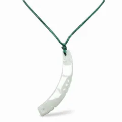 レア品一点物ひすい本翡翠龍頭手彫り勾形天然石紐ネックレスUK2-6-01RYZa