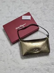 フェラガモ バッグ ガンチーニ ミニバッグ ショルダーバッグ トートバッグ (正規品)