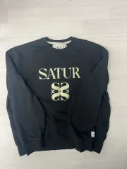 2025年最新】SATUR スウェット 韓国の人気アイテム - メルカリ