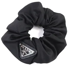 極美品△PRADA プラダ トライアングルロゴ 三角プレート シュシュ ヘアゴム 髪留め ヘアアクセサリー ブラック レディース オススメ◎