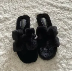 (海外配送) ファー ベージュ アイボリー ルームシューズ 黒 リボン ファー スリッパ