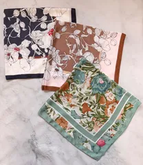 フラワースカーフ　大判スカーフ　花柄　きれいめ　カジュアル　通勤　ヘアアクセ　バッグアクセサリー　ギフト　プレゼント